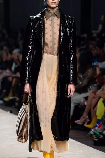 Look 34